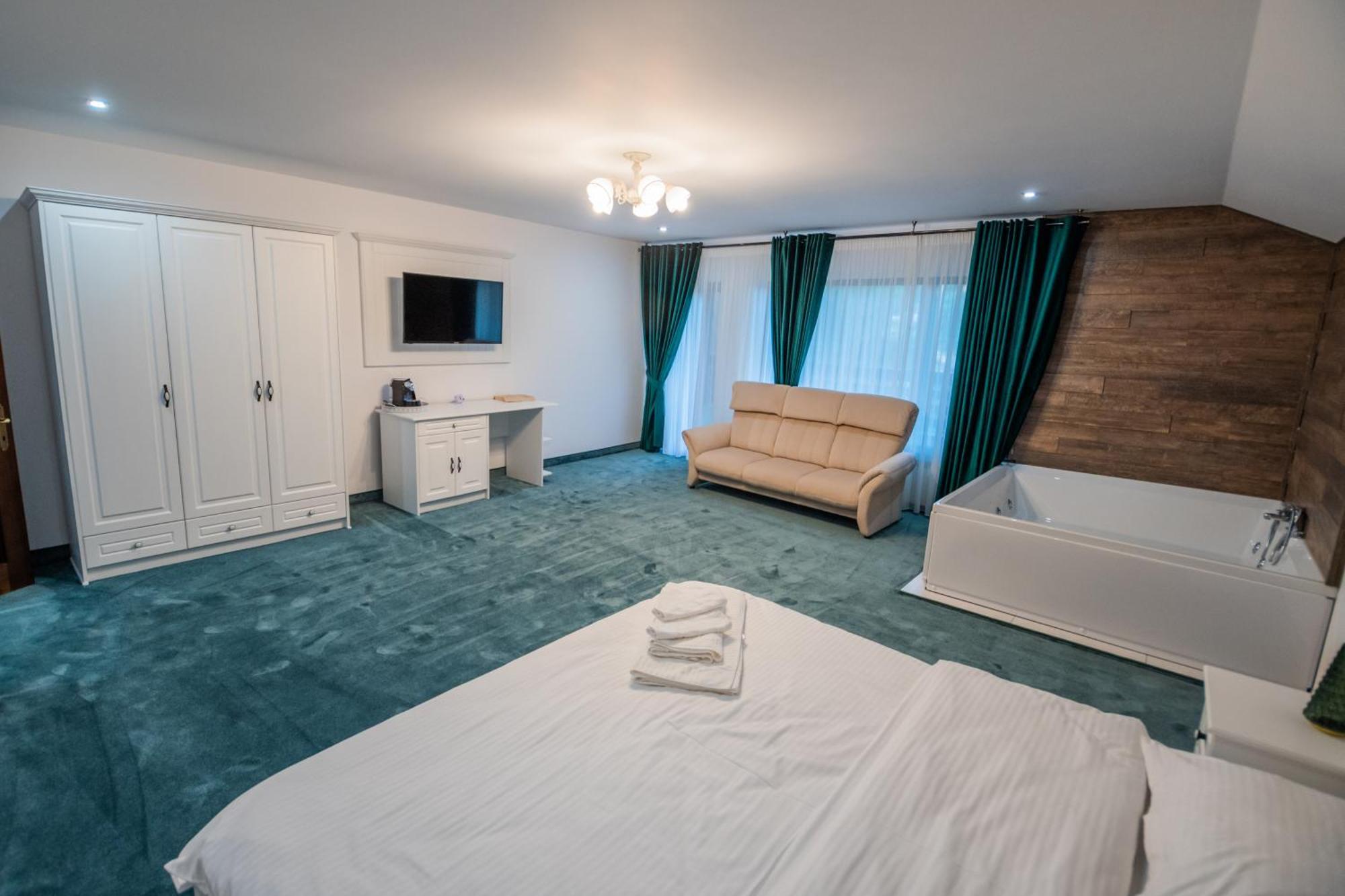 Hotel Somara Gainesti Exterior foto