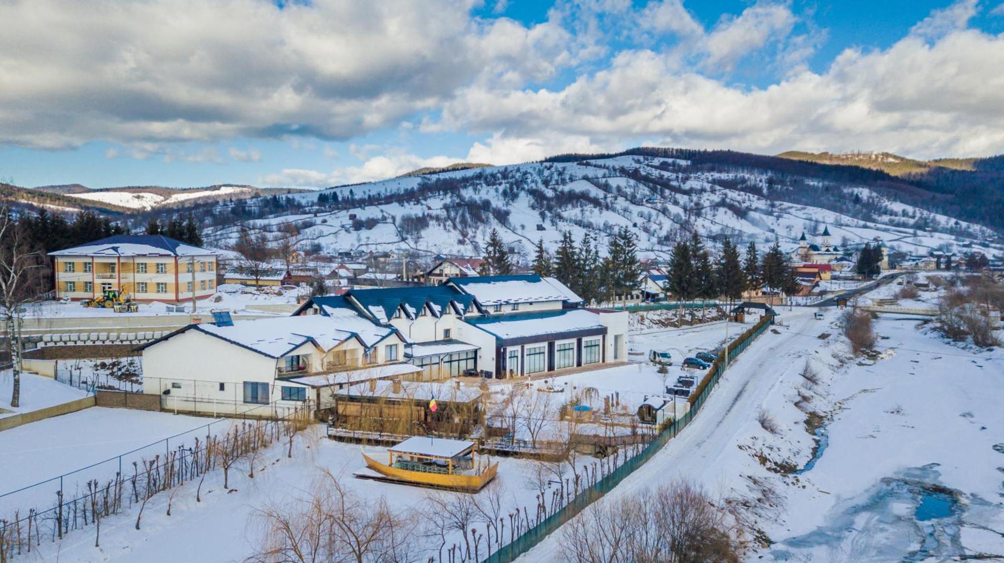 Hotel Somara Gainesti Exterior foto