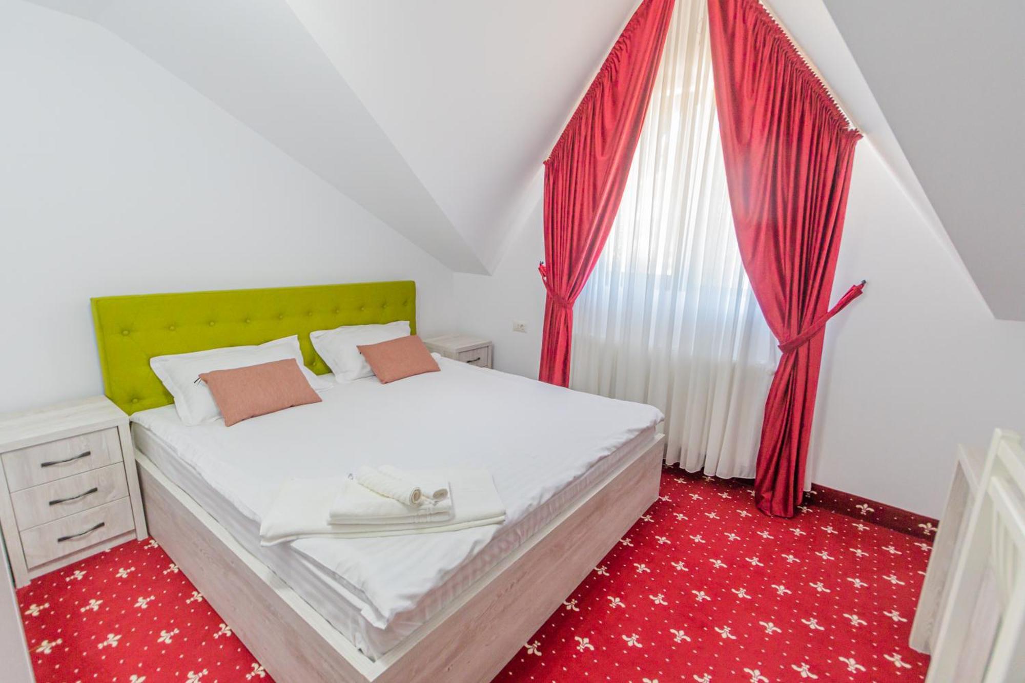 Hotel Somara Gainesti Exterior foto